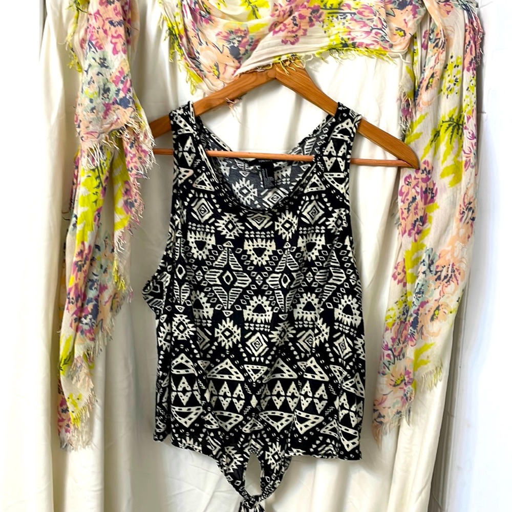 Tribal pattern tank